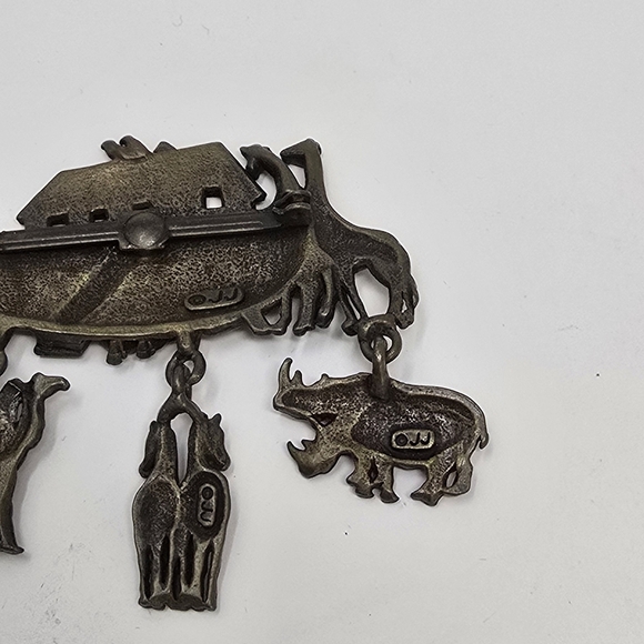 Vintage JJ Jonette pin brooch Noah's Ark 1980s dangle charms wild animal camel - Picture 7 of 7
